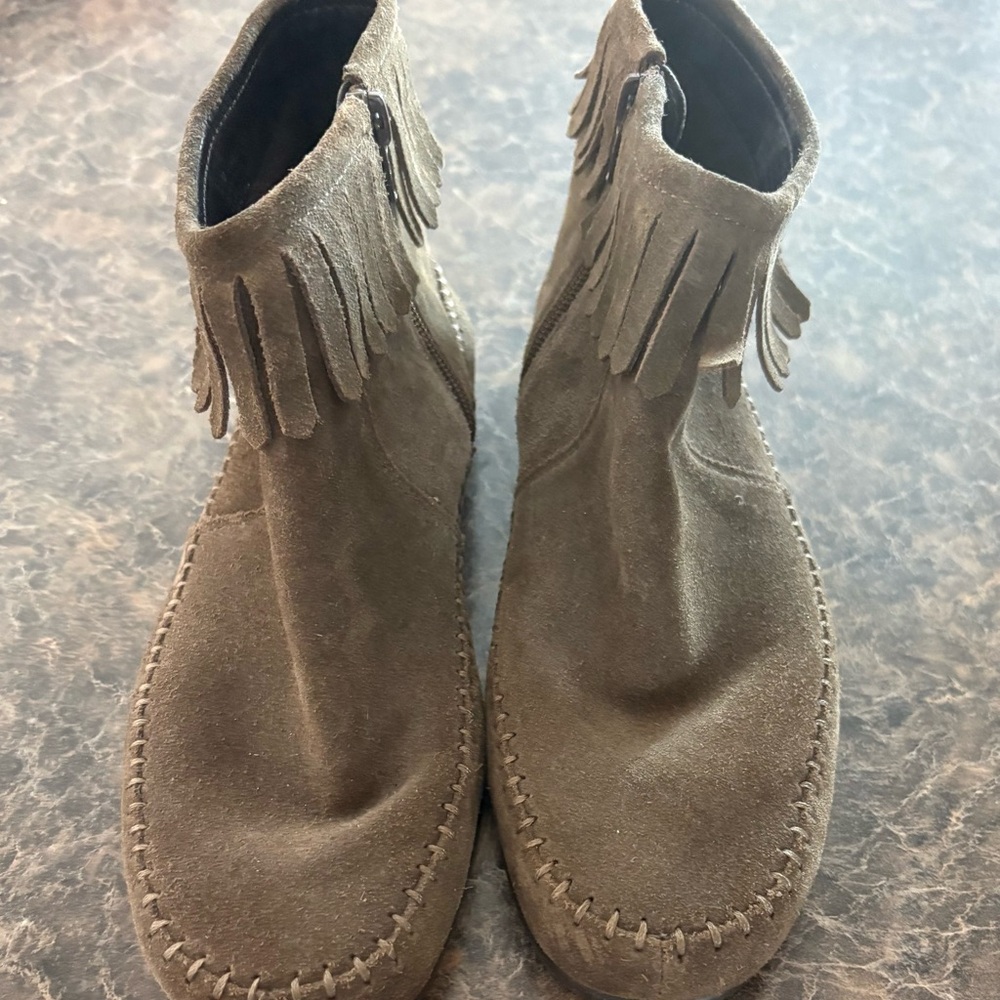 AEROSOLES Brown Suede Fringe Moccasins